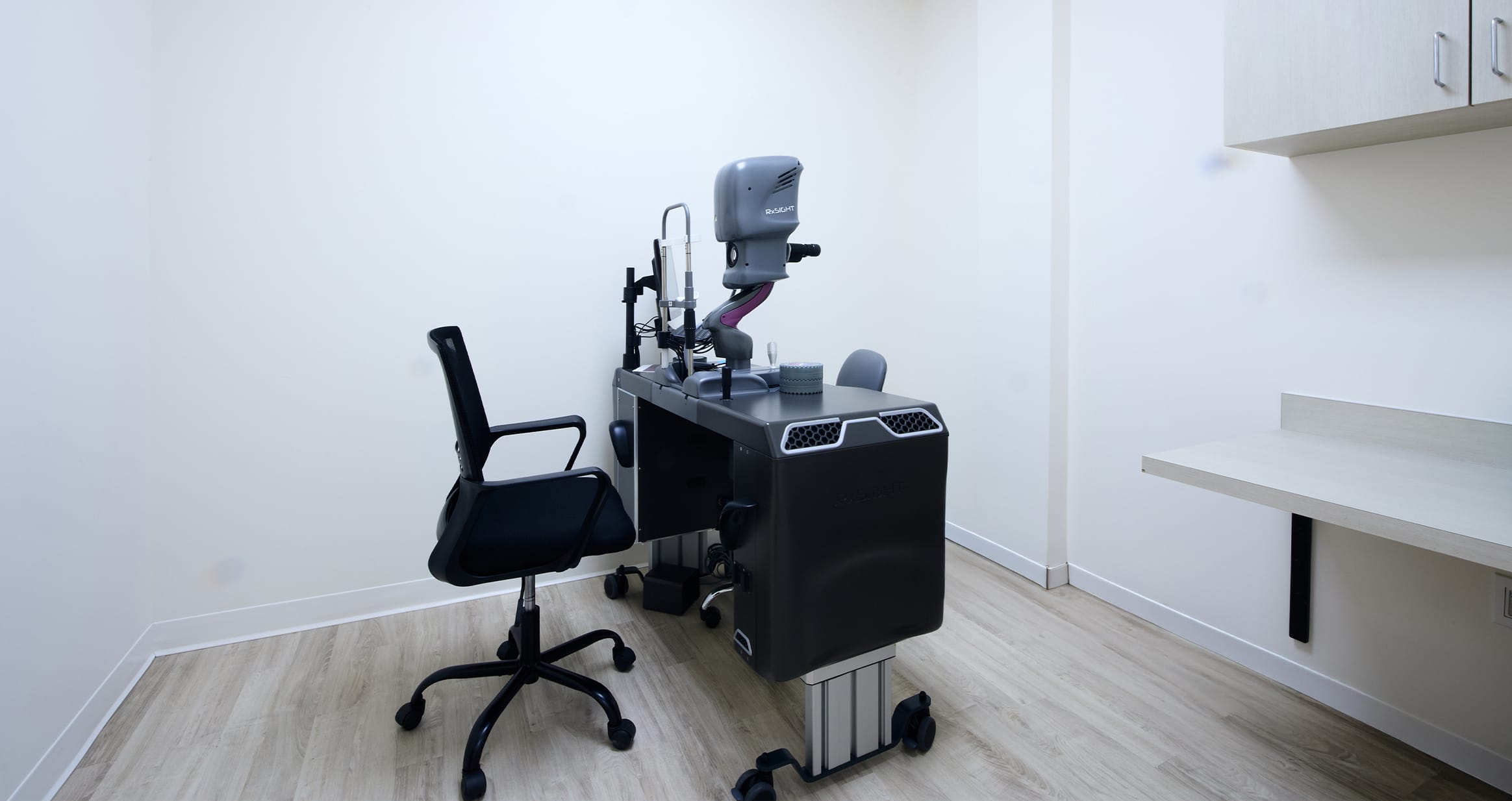 Eye exam room